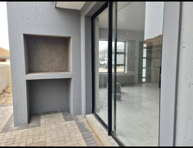 3 BEDROOM PROPERTY TO RENT IN DANA BAY